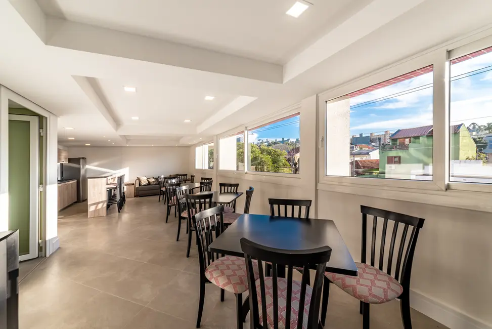 Apartamento com 2 quartos à venda, 57m2 em Santo Antônio, Porto Alegre - RS - imagem 8 Foto 8 de Apartamento com 2 quartos à venda, 57m2 em Santo Antônio, Porto Alegre - RS