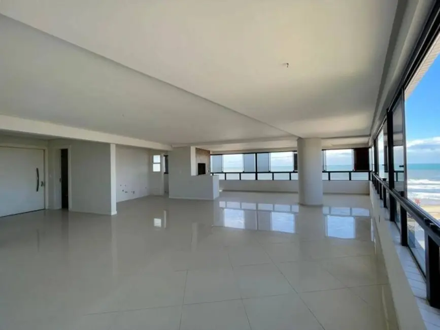 Apartamento com 3 quartos à venda, 200m2 em Centro, Tramandai - RS - imagem 5 Foto 5 de Apartamento com 3 quartos à venda, 200m2 em Centro, Tramandai - RS