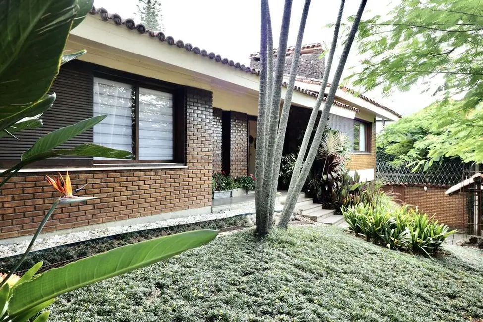Casa com 3 quartos à venda, 459m2 em Cristal, Porto Alegre - RS - imagem 3 Foto 3 de Casa com 3 quartos à venda, 459m2 em Cristal, Porto Alegre - RS