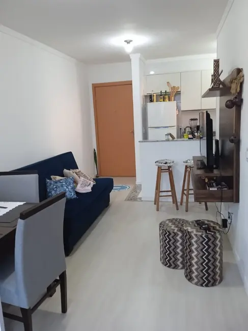 Foto 2 de Apartamento com 2 quartos à venda, 47m2 em Costa e Silva, Porto Alegre - RS