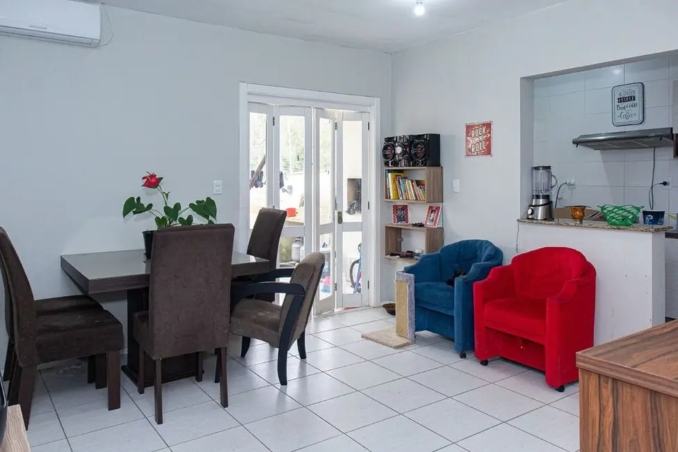 Foto 2 de Casa de Condomínio com 2 quartos à venda, 78m2 em Lomba do Pinheiro, Porto Alegre - RS