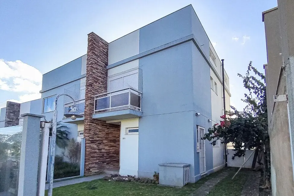 Casa com 3 quartos à venda, 141m2 em Lomba do Pinheiro, Porto Alegre - RS - imagem 1 Foto 1 de Casa com 3 quartos à venda, 141m2 em Lomba do Pinheiro, Porto Alegre - RS