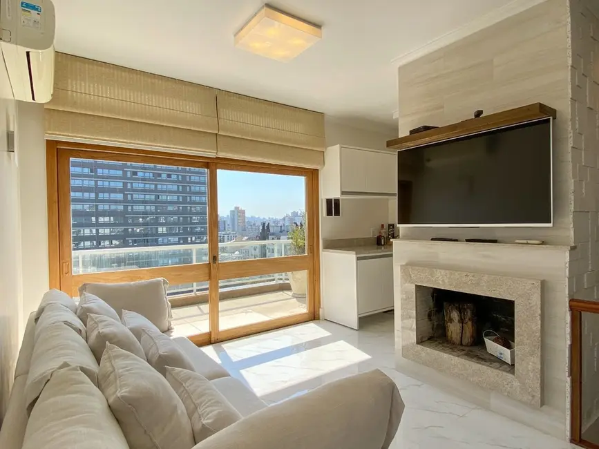 Cobertura com 2 quartos à venda, 229m2 em Menino Deus, Porto Alegre - RS - imagem 3 Foto 3 de Cobertura com 2 quartos à venda, 229m2 em Menino Deus, Porto Alegre - RS