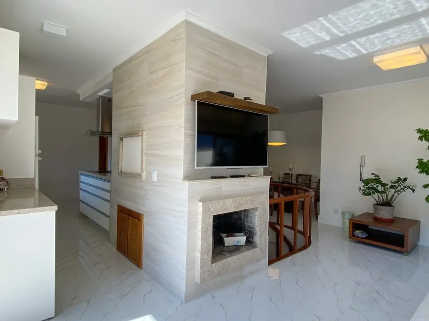 Cobertura com 2 quartos à venda, 229m2 em Menino Deus, Porto Alegre - RS - imagem 5 Foto 5 de Cobertura com 2 quartos à venda, 229m2 em Menino Deus, Porto Alegre - RS