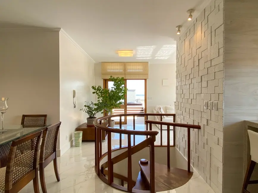 Cobertura com 2 quartos à venda, 229m2 em Menino Deus, Porto Alegre - RS - imagem 9 Foto 9 de Cobertura com 2 quartos à venda, 229m2 em Menino Deus, Porto Alegre - RS