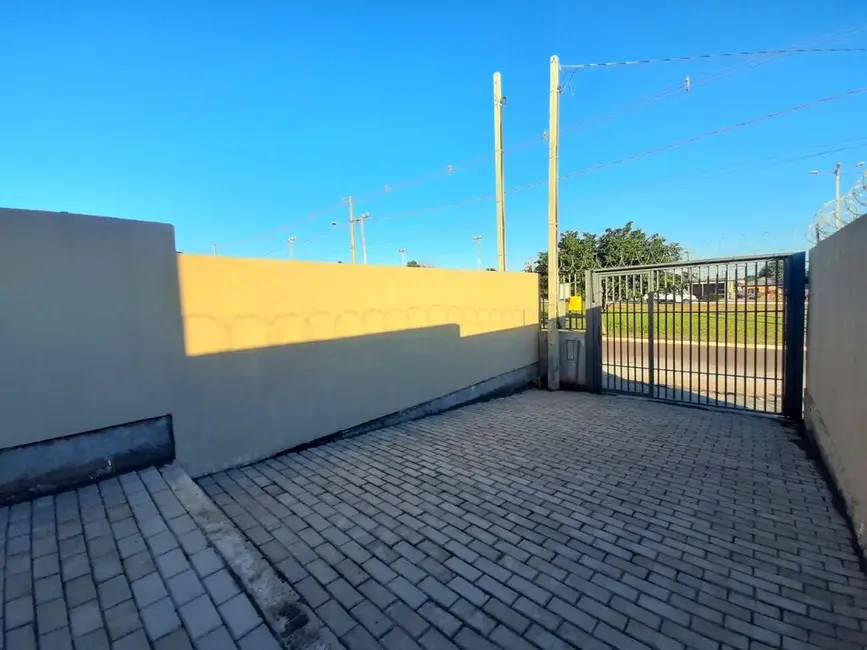 Casa com 2 quartos à venda, 76m2 em São José, Canoas - RS - imagem 4 Foto 4 de Casa com 2 quartos à venda, 76m2 em São José, Canoas - RS