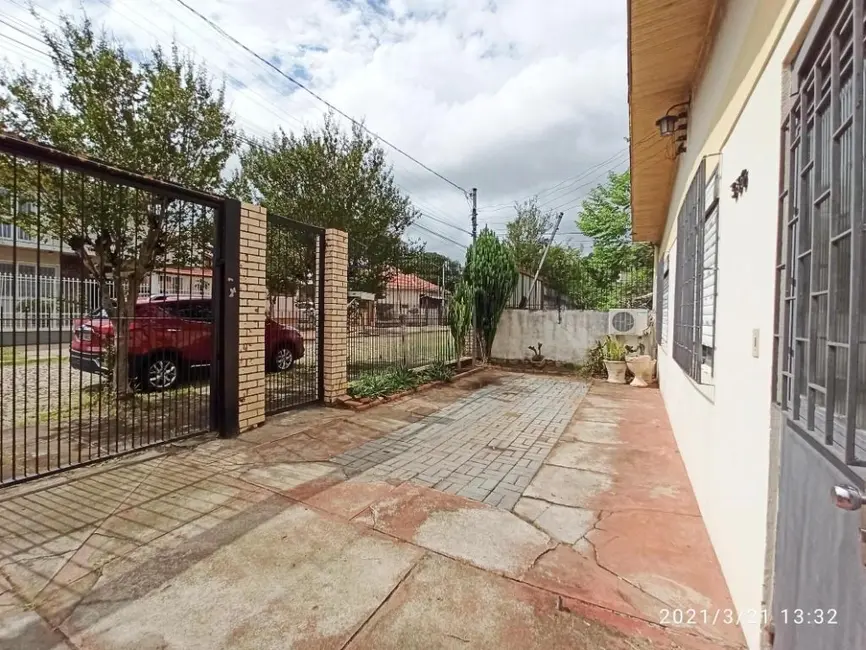 Foto 3 de Casa com 2 quartos à venda, 130m2 em Cavalhada, Porto Alegre - RS