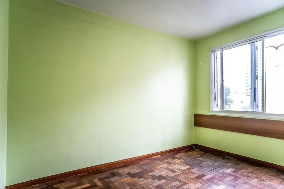Apartamento com 4 quartos à venda, 74m2 em Passo da Areia, Porto Alegre - RS - imagem 6 Foto 6 de Apartamento com 4 quartos à venda, 74m2 em Passo da Areia, Porto Alegre - RS