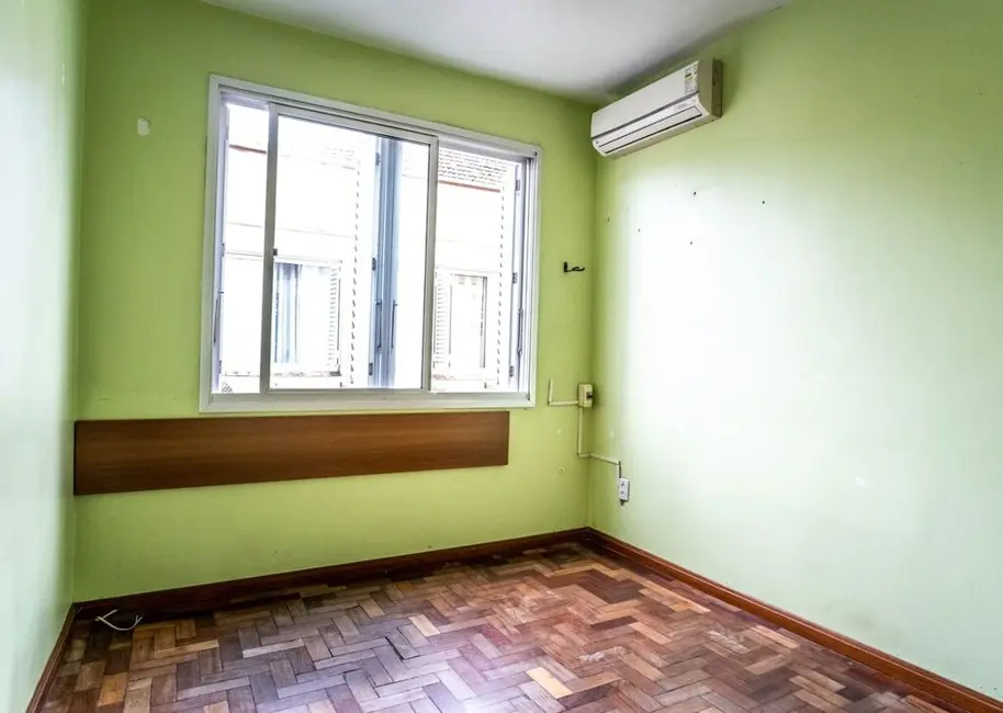 Apartamento com 4 quartos à venda, 74m2 em Passo da Areia, Porto Alegre - RS - imagem 7 Foto 7 de Apartamento com 4 quartos à venda, 74m2 em Passo da Areia, Porto Alegre - RS