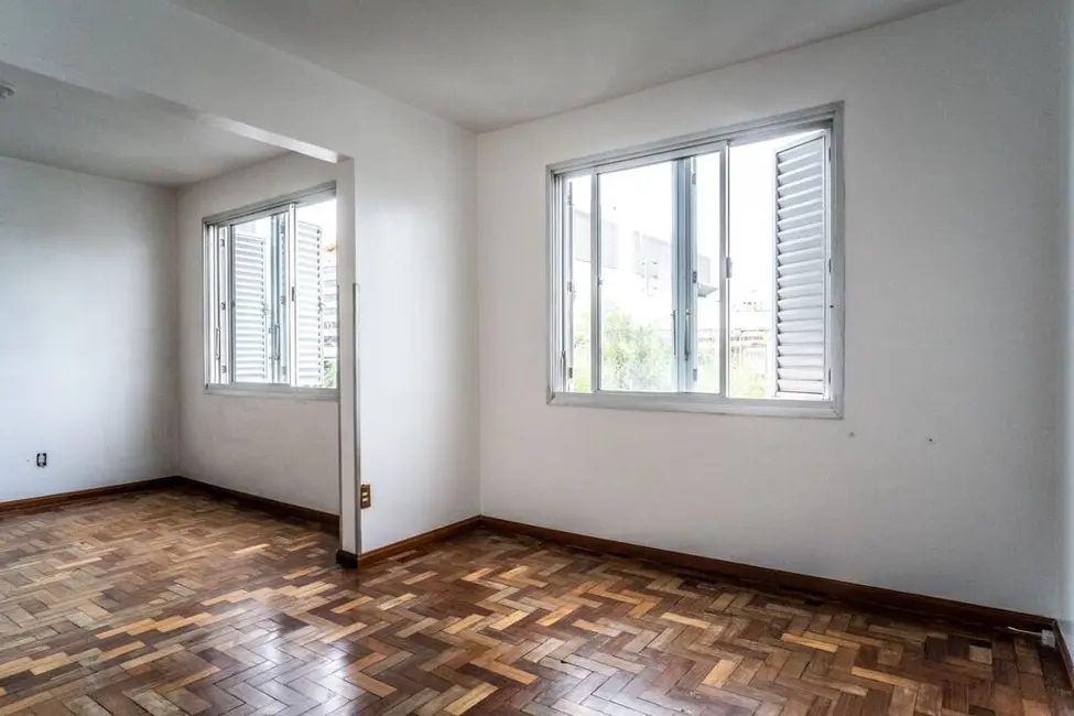 Apartamento com 4 quartos à venda, 74m2 em Passo da Areia, Porto Alegre - RS - imagem 3 Foto 3 de Apartamento com 4 quartos à venda, 74m2 em Passo da Areia, Porto Alegre - RS