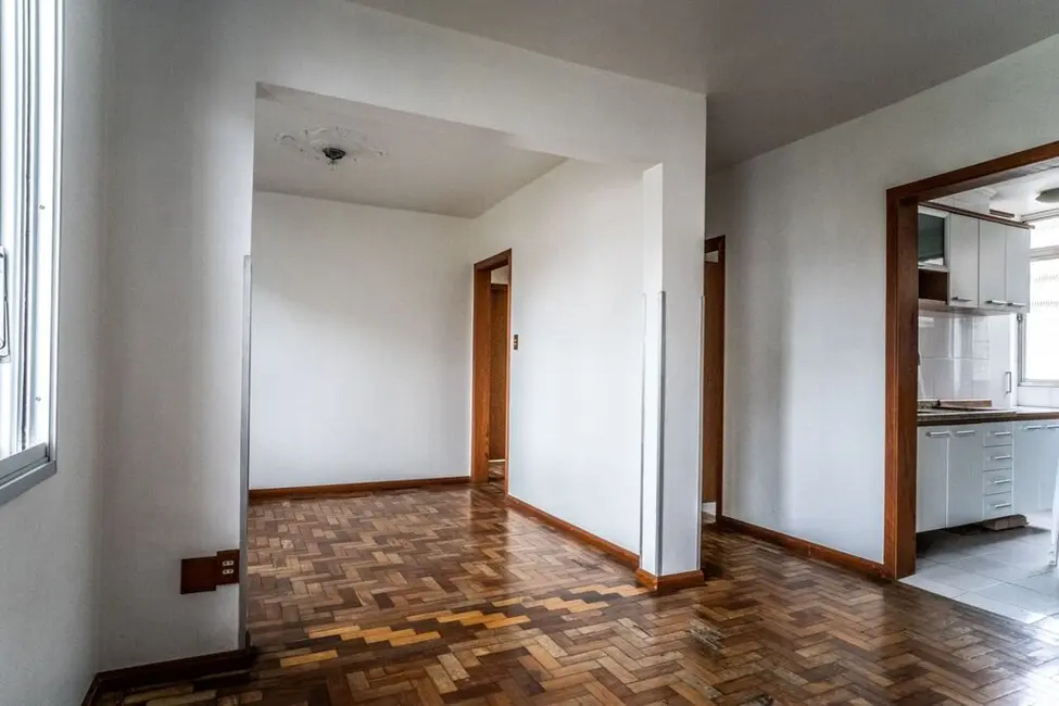 Foto 2 de Apartamento com 4 quartos à venda, 74m2 em Passo da Areia, Porto Alegre - RS