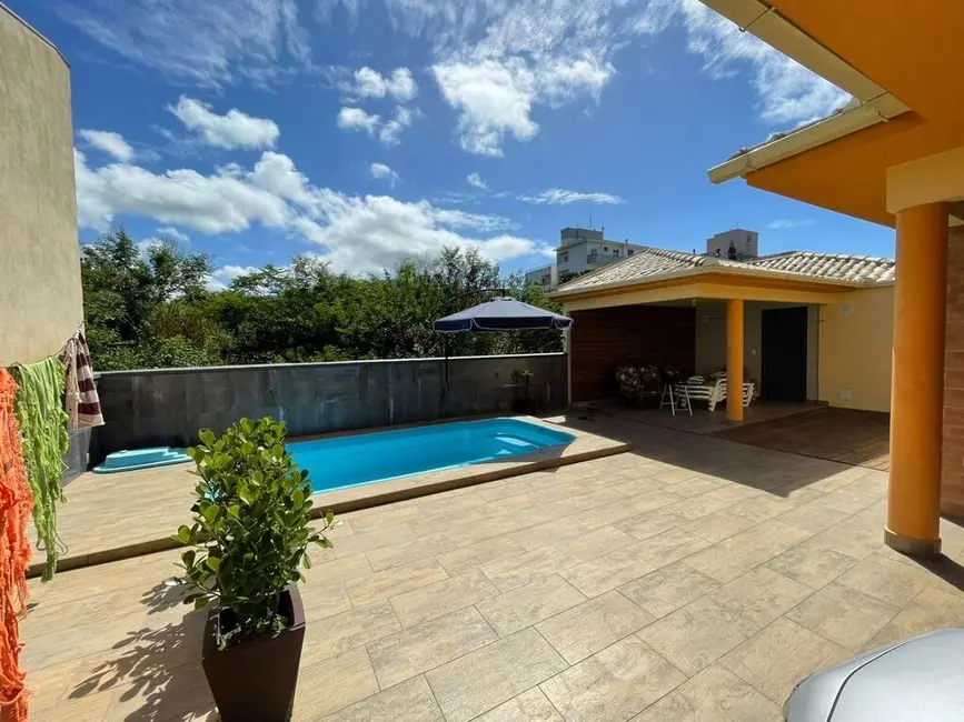 Foto 4 de Casa com 5 quartos à venda, 245m2 em Governador Celso Ramos - SC