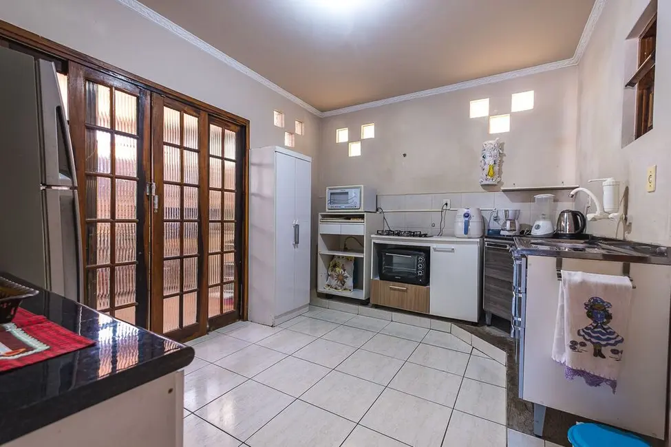 Foto 6 de Casa com 4 quartos à venda, 221m2 em Campinas, Sao Jose - SC