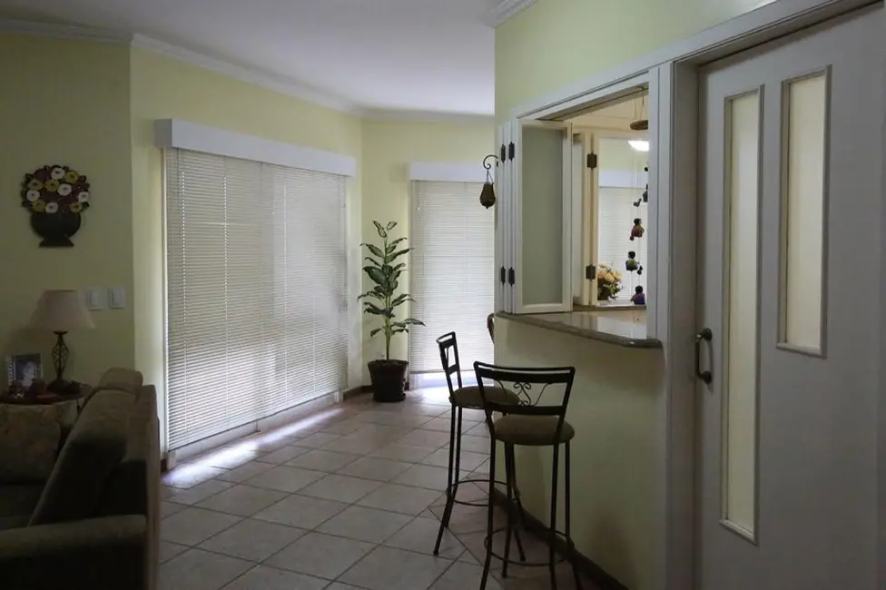 Casa com 4 quartos à venda, 290m2 em Sarandi, Porto Alegre - RS - imagem 8 Foto 8 de Casa com 4 quartos à venda, 290m2 em Sarandi, Porto Alegre - RS