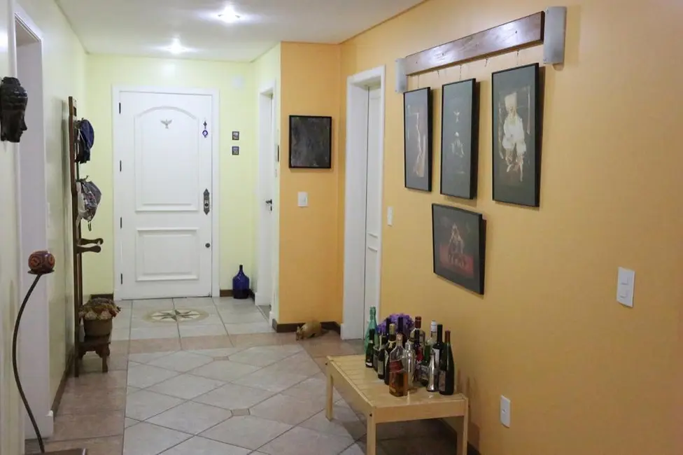 Casa com 4 quartos à venda, 290m2 em Sarandi, Porto Alegre - RS - imagem 6 Foto 6 de Casa com 4 quartos à venda, 290m2 em Sarandi, Porto Alegre - RS