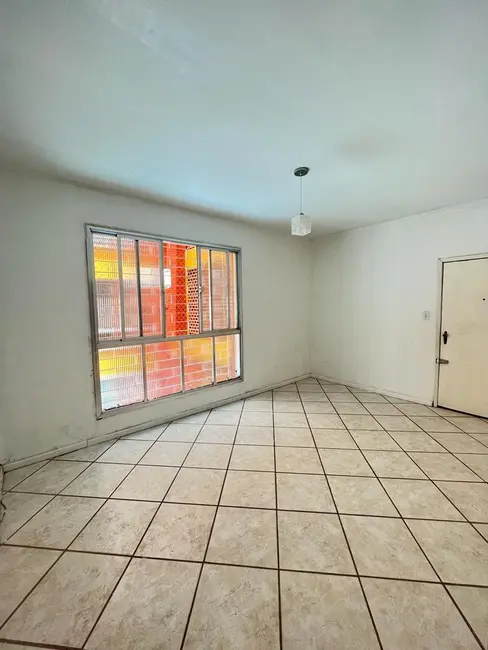 Apartamento com 3 quartos à venda, 87m2 em Navegantes, Porto Alegre - RS - imagem 1 Foto 1 de Apartamento com 3 quartos à venda, 87m2 em Navegantes, Porto Alegre - RS