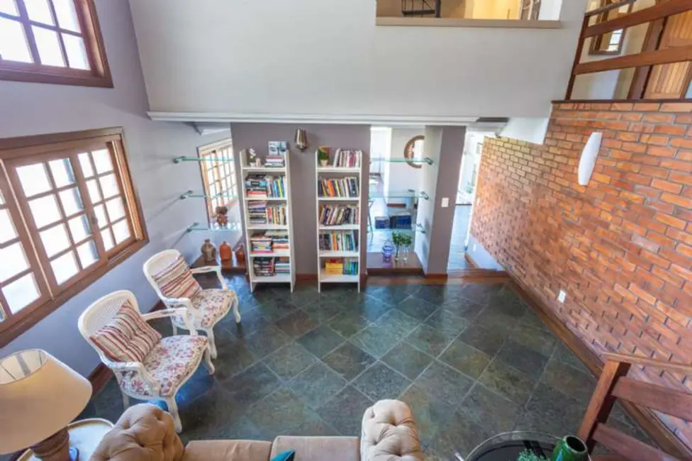 Casa com 4 quartos à venda, 351m2 em Nonoai, Porto Alegre - RS - imagem 3 Foto 3 de Casa com 4 quartos à venda, 351m2 em Nonoai, Porto Alegre - RS