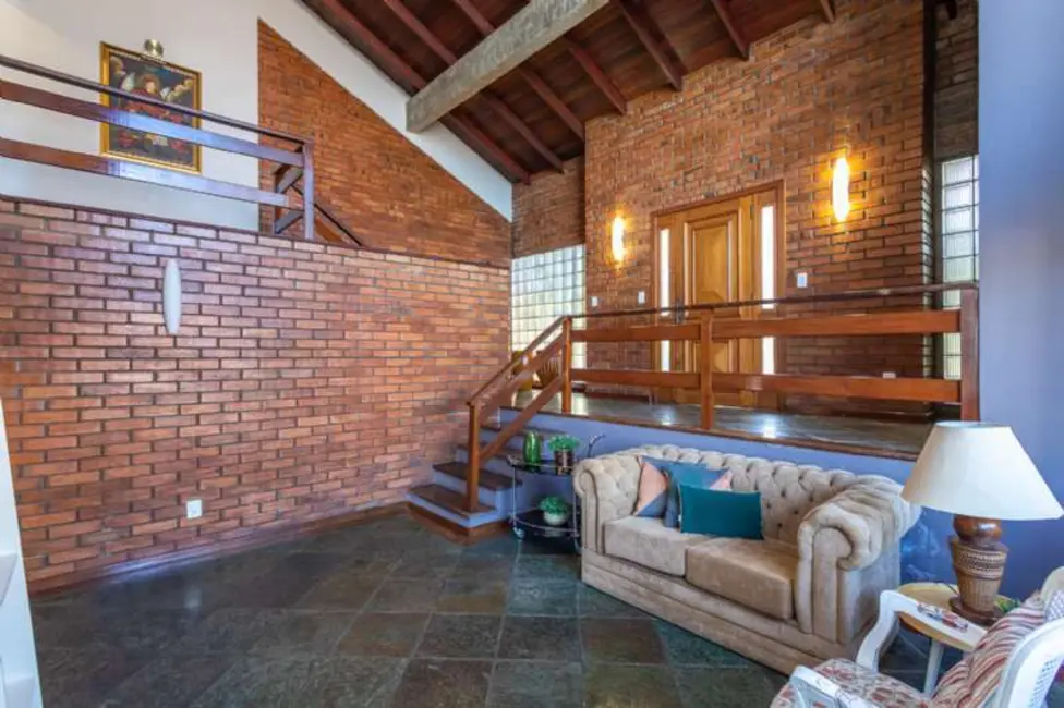 Casa com 4 quartos à venda, 351m2 em Nonoai, Porto Alegre - RS - imagem 4 Foto 4 de Casa com 4 quartos à venda, 351m2 em Nonoai, Porto Alegre - RS