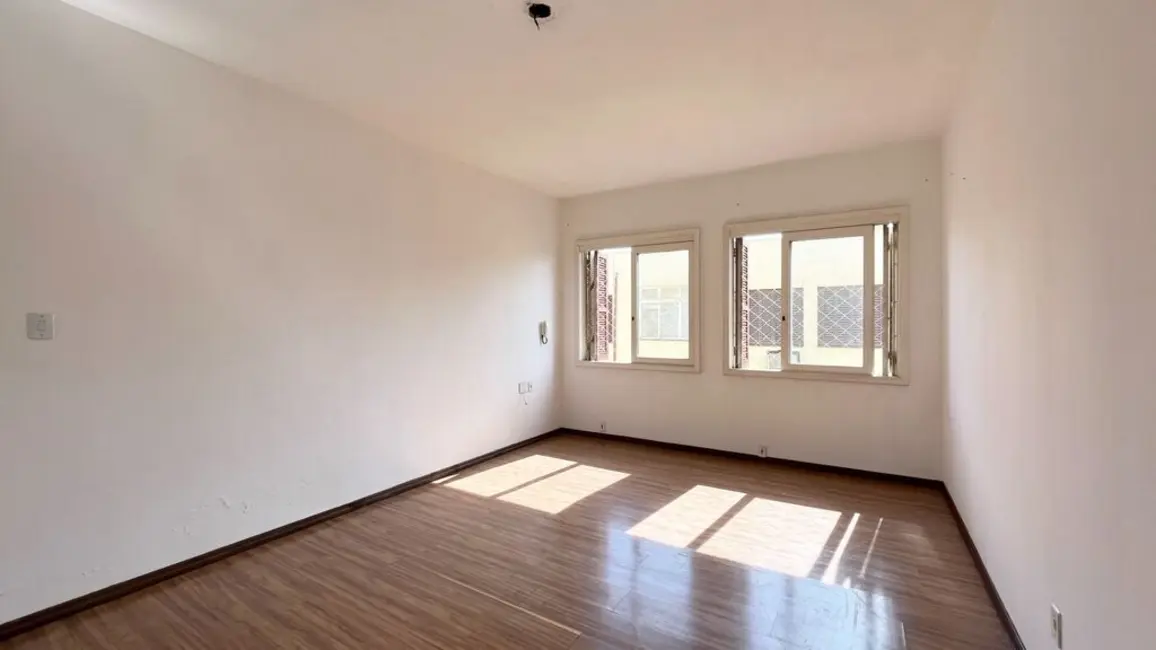 Foto 2 de Apartamento com 2 quartos à venda, 79m2 em Partenon, Porto Alegre - RS