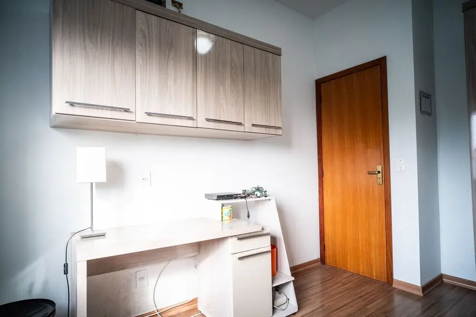 Foto 9 de Casa com 4 quartos à venda, 199m2 em Protásio Alves, Porto Alegre - RS