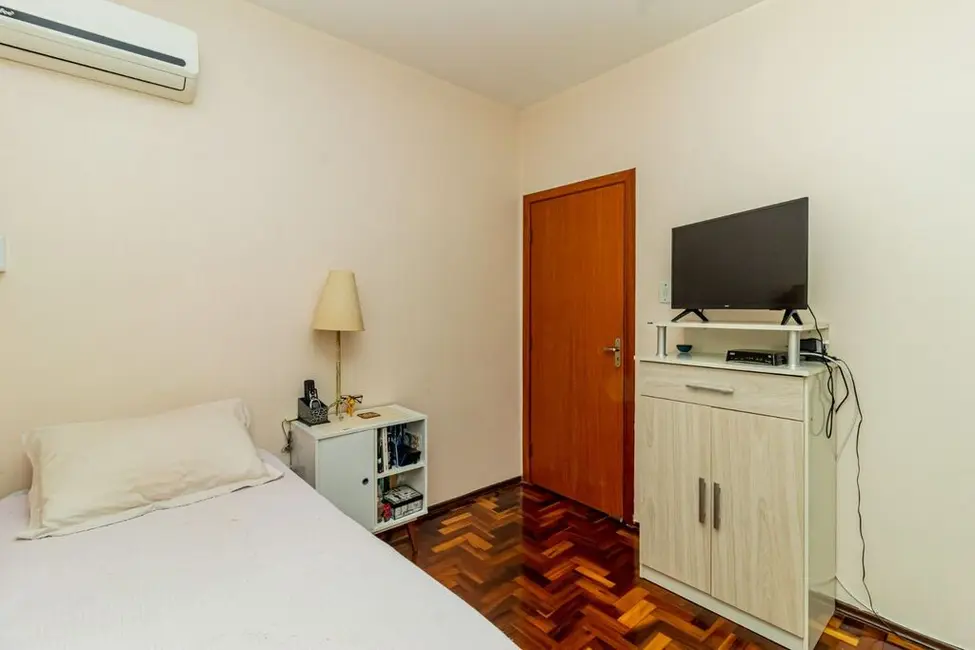 Apartamento com 3 quartos à venda, 79m2 em Praia de Belas, Porto Alegre - RS - imagem 8 Foto 8 de Apartamento com 3 quartos à venda, 79m2 em Praia de Belas, Porto Alegre - RS