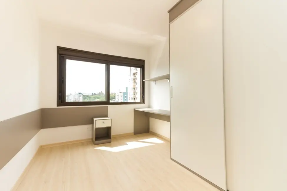 Apartamento com 2 quartos à venda, 70m2 em Menino Deus, Porto Alegre - RS - imagem 9 Foto 9 de Apartamento com 2 quartos à venda, 70m2 em Menino Deus, Porto Alegre - RS