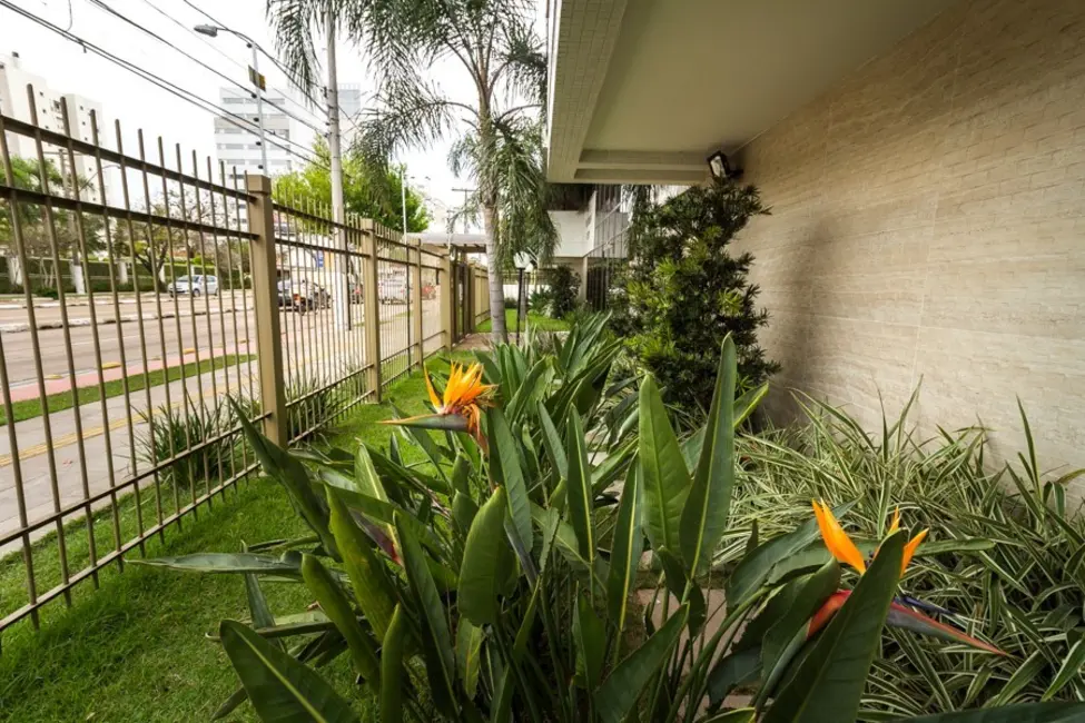 Apartamento com 2 quartos à venda, 70m2 em Menino Deus, Porto Alegre - RS - imagem 4 Foto 4 de Apartamento com 2 quartos à venda, 70m2 em Menino Deus, Porto Alegre - RS