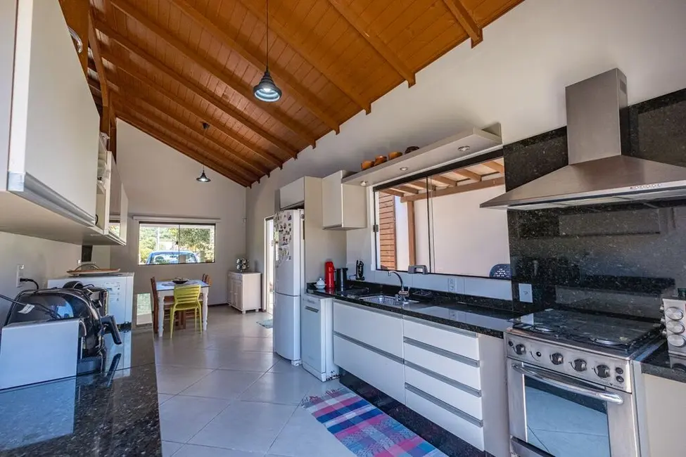 Foto 7 de Casa com 4 quartos à venda, 149m2 em Armação do Pântano do Sul, Florianopolis - SC