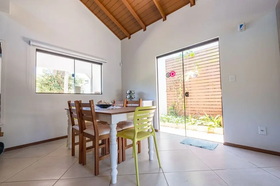 Foto 9 de Casa com 4 quartos à venda, 149m2 em Armação do Pântano do Sul, Florianopolis - SC