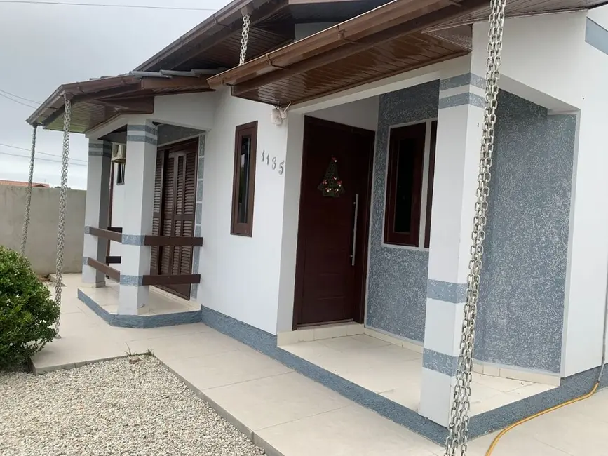 Foto 1 de Casa com 3 quartos à venda, 135m2 em Ararangua - SC