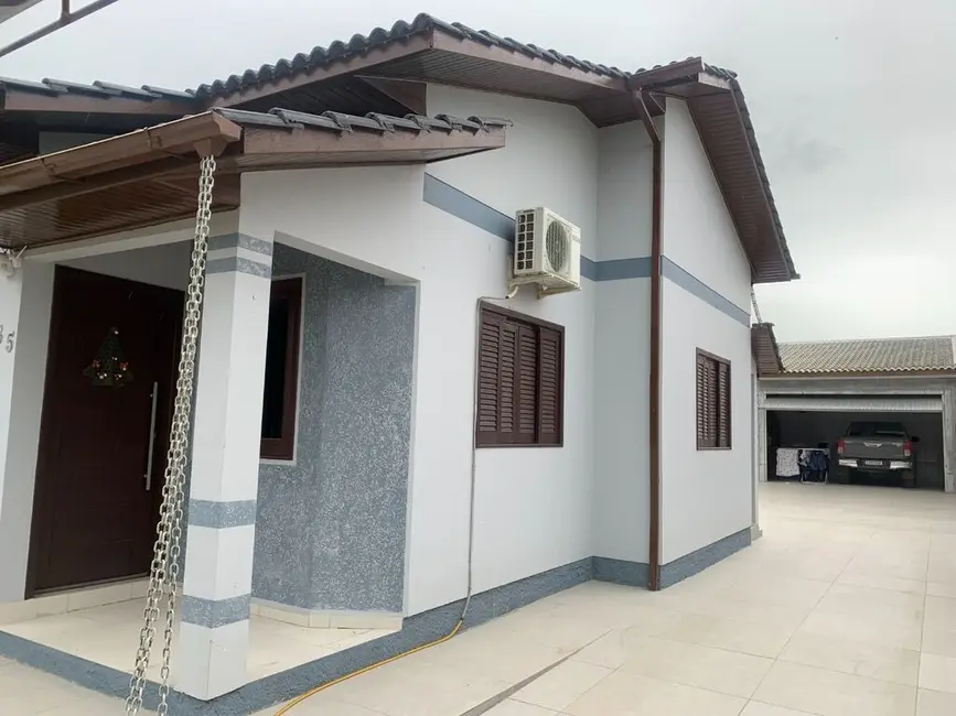 Foto 4 de Casa com 3 quartos à venda, 135m2 em Ararangua - SC