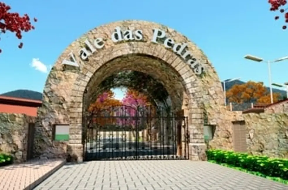 Foto 1 de Terreno / Lote à venda, 400m2 em Itapema - SC