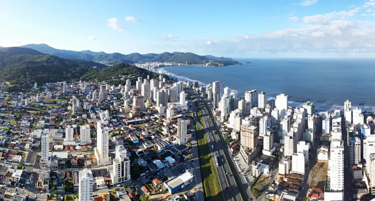 Foto 5 de Apartamento com 2 quartos à venda, 62m2 em Itapema - SC