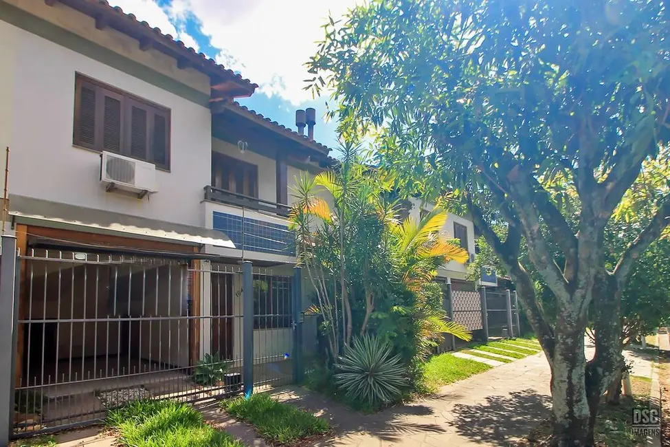 Foto 2 de Casa de Condomínio com 3 quartos à venda, 77m2 em Cristal, Porto Alegre - RS