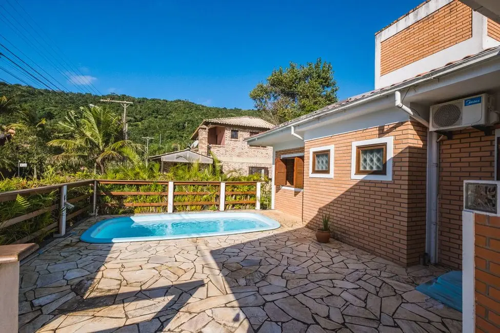 Foto 8 de Casa de Condomínio com 3 quartos à venda, 180m2 em Cachoeira do Bom Jesus, Florianopolis - SC