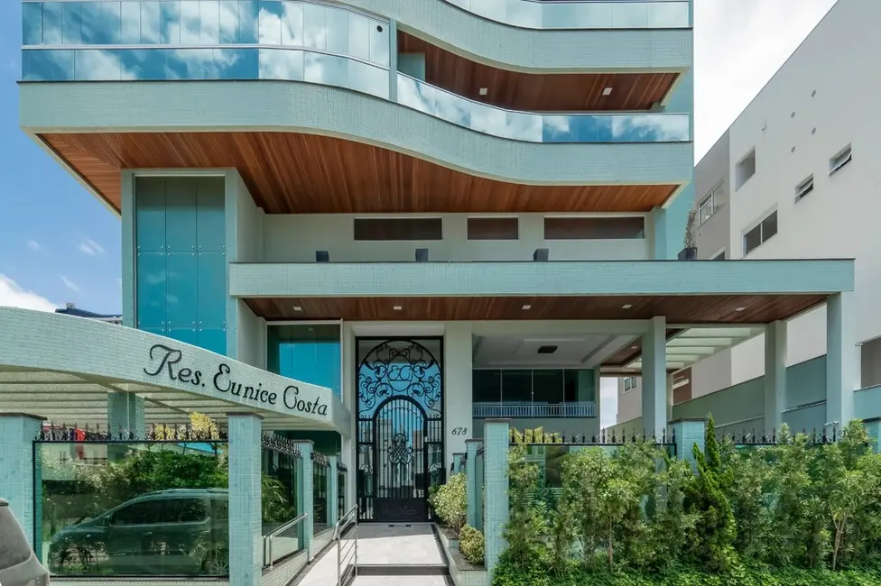 Foto 4 de Apartamento com 2 quartos à venda, 71m2 em Bombinhas - SC