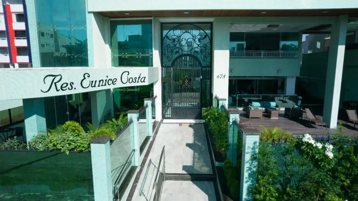 Foto 3 de Apartamento com 2 quartos à venda, 71m2 em Bombinhas - SC