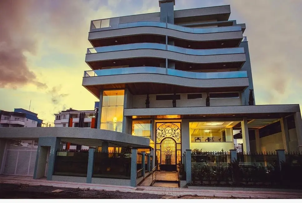 Foto 1 de Apartamento com 2 quartos à venda, 71m2 em Bombinhas - SC