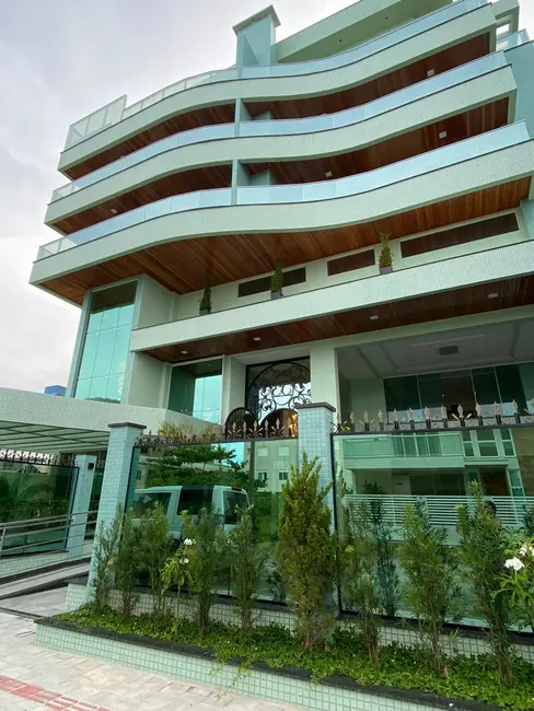 Foto 2 de Apartamento com 2 quartos à venda, 71m2 em Bombinhas - SC