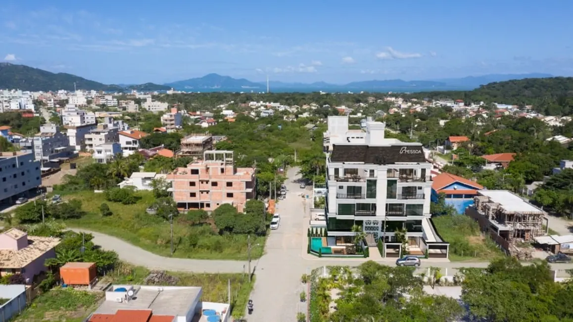 Foto 8 de Apartamento com 2 quartos à venda, 70m2 em Bombinhas - SC