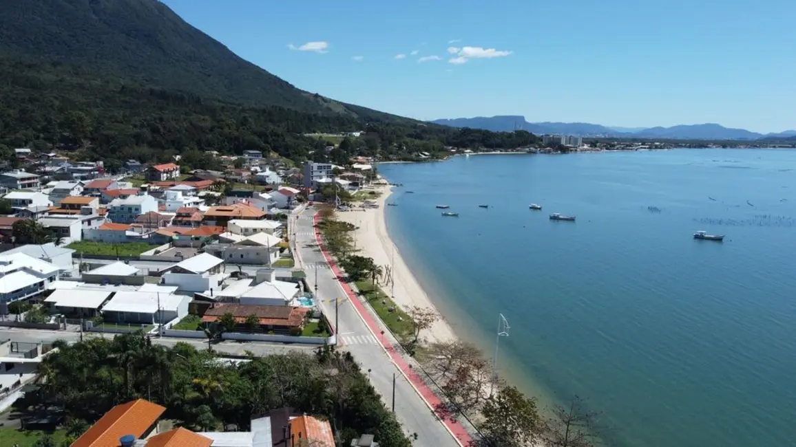 Foto 3 de Casa com 3 quartos à venda, 140m2 em Praia de Fora, Palhoca - SC