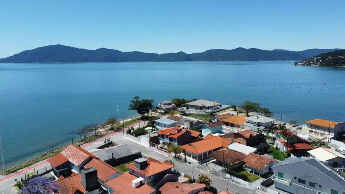 Foto 2 de Casa com 3 quartos à venda, 140m2 em Praia de Fora, Palhoca - SC