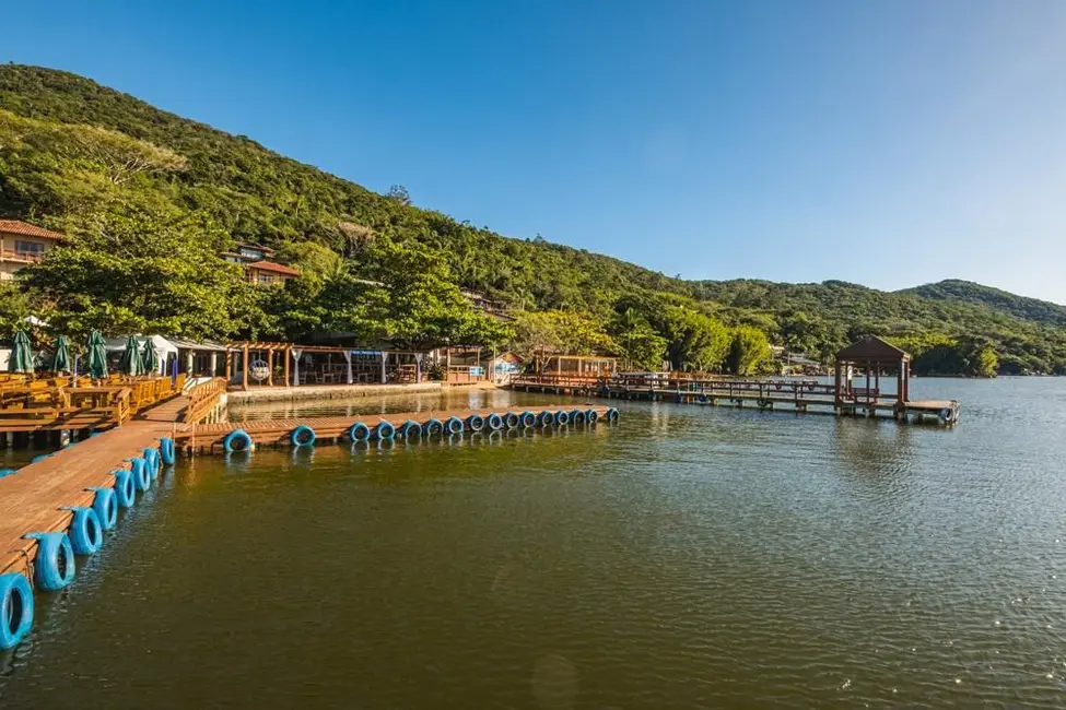Casa com 3 quartos à venda, 284m2 em Lagoa da Conceição, Florianopolis - SC - imagem 9 Foto 9 de Casa com 3 quartos à venda, 284m2 em Lagoa da Conceição, Florianopolis - SC