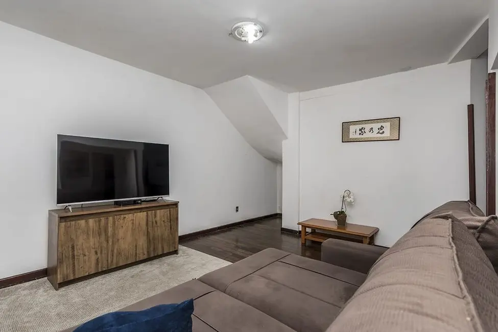 Casa com 4 quartos à venda, 363m2 em Jardim Itu, Porto Alegre - RS - imagem 4 Foto 4 de Casa com 4 quartos à venda, 363m2 em Jardim Itu, Porto Alegre - RS