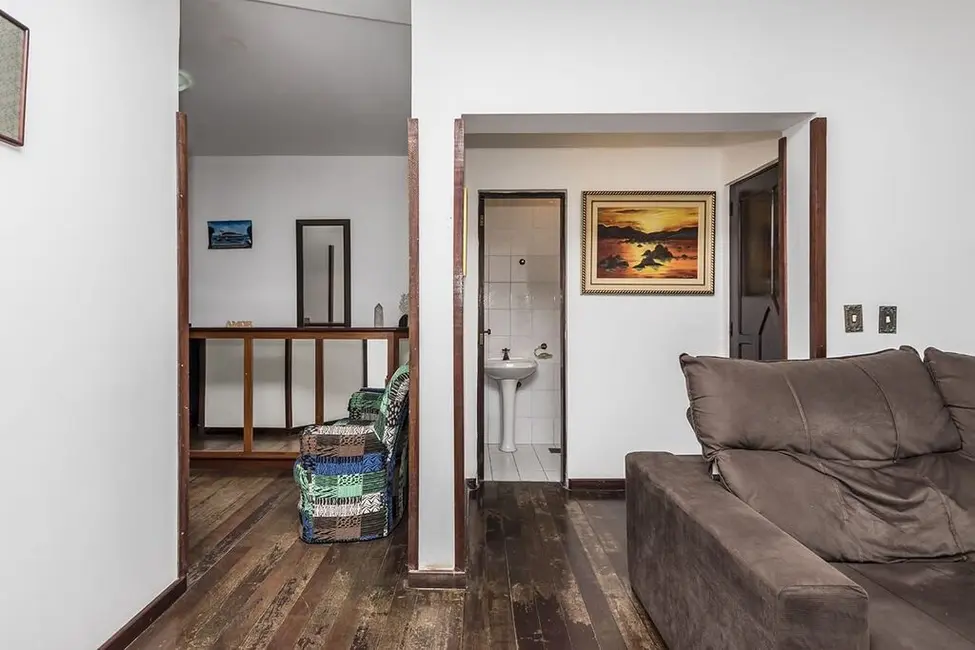 Casa com 4 quartos à venda, 363m2 em Jardim Itu, Porto Alegre - RS - imagem 6 Foto 6 de Casa com 4 quartos à venda, 363m2 em Jardim Itu, Porto Alegre - RS