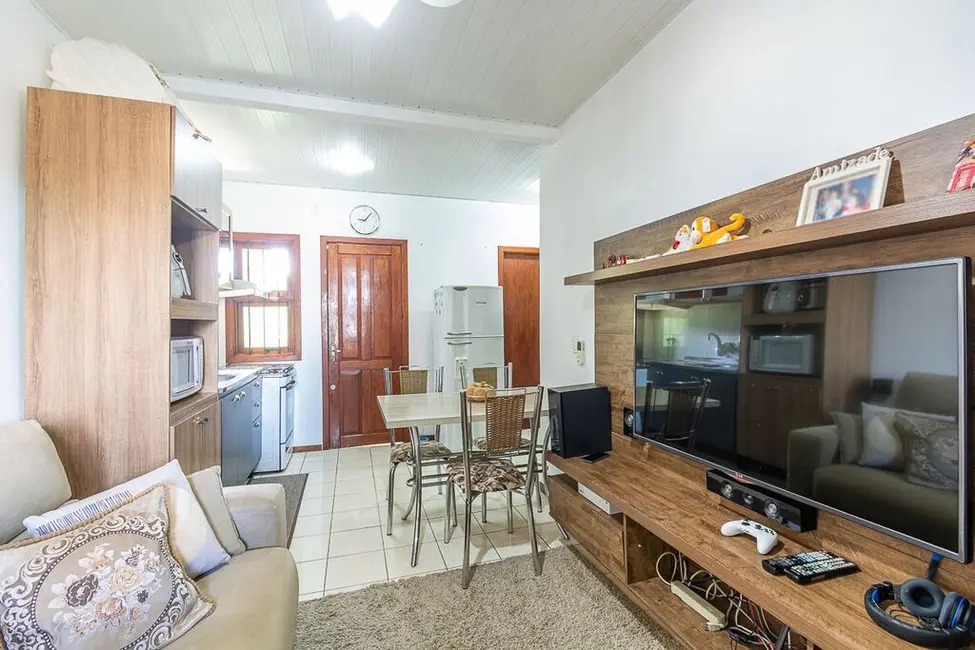 Casa com 2 quartos à venda, 41m2 em São José, Canoas - RS - imagem 3 Foto 3 de Casa com 2 quartos à venda, 41m2 em São José, Canoas - RS