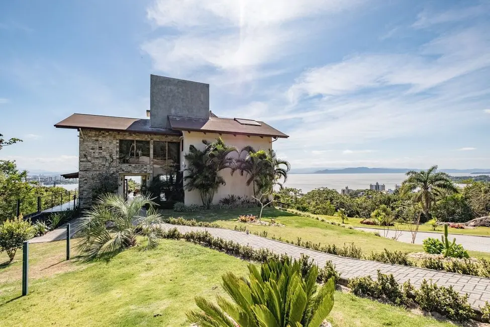 Foto 2 de Casa de Condomínio com 3 quartos à venda, 450m2 em João Paulo, Florianopolis - SC