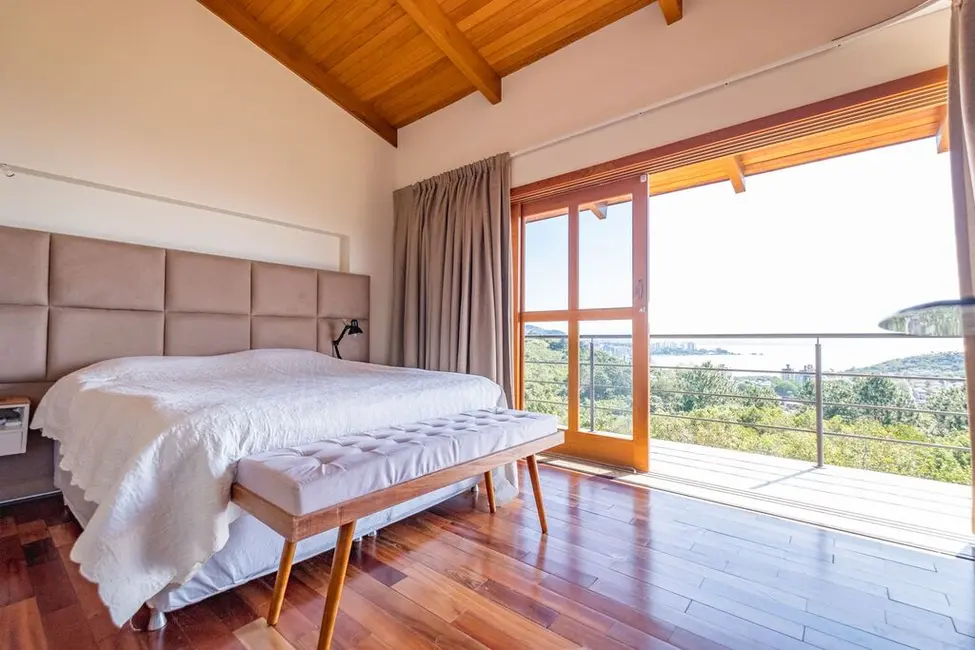 Foto 31 de Casa de Condomínio com 3 quartos à venda, 450m2 em João Paulo, Florianopolis - SC