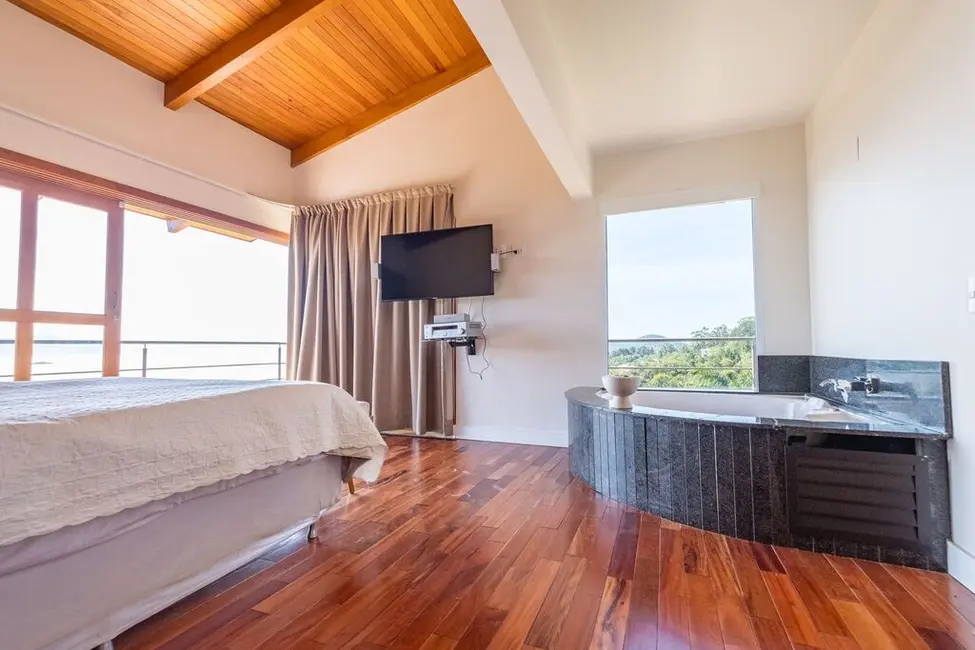 Foto 33 de Casa de Condomínio com 3 quartos à venda, 450m2 em João Paulo, Florianopolis - SC