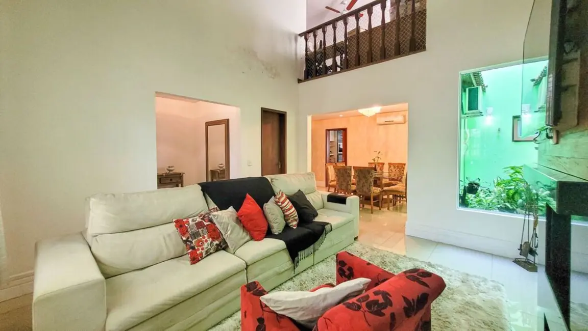 Foto 9 de Casa com 4 quartos à venda, 267m2 em Jardim Itu, Porto Alegre - RS